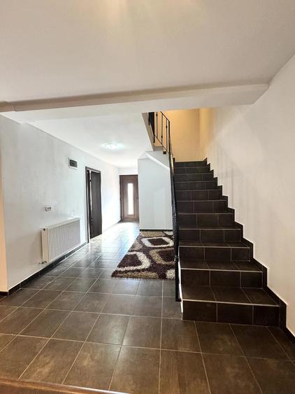 Casă cu 4 camere cu Teren 250 Mp în Giroc