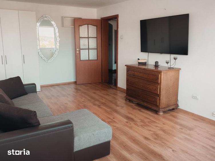 Apartament cu 3 camere decomandat în Nicolae Titulescu