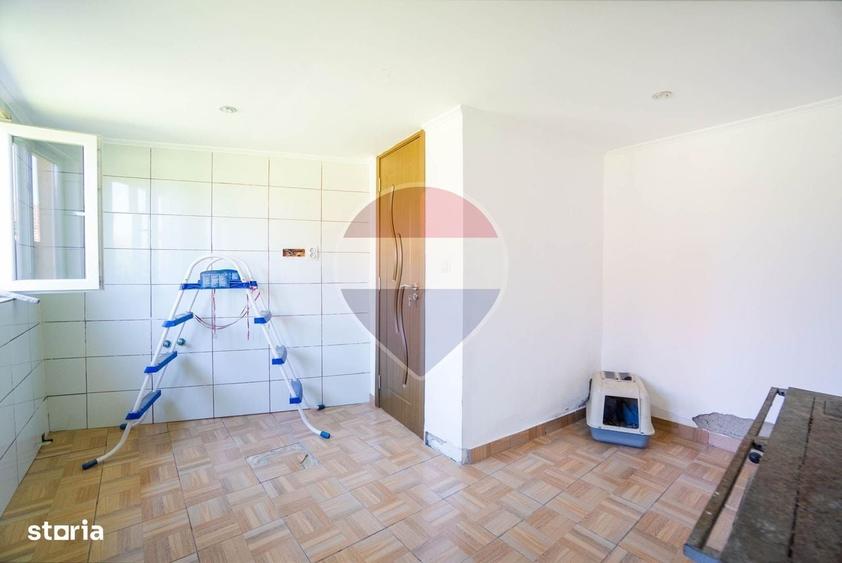 Casă cu 3 camere în Zizin