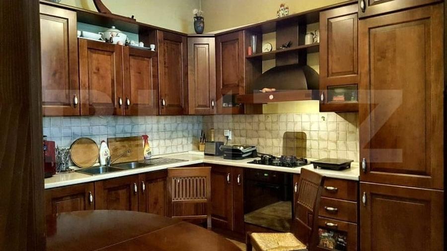 Apartament cu 2 camere semidecomandat, mobilat în Central