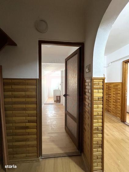 Apartament cu 3 camere decomandat în Micro 13