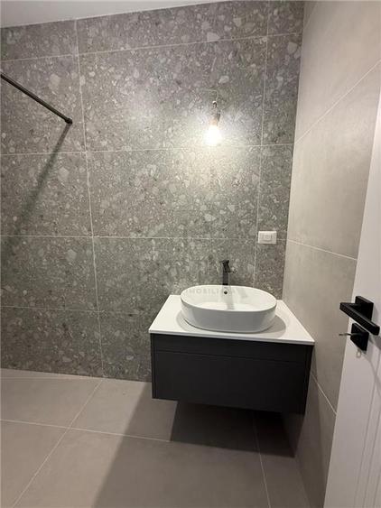 Apartament cu 3 camere decomandat în Torontalului