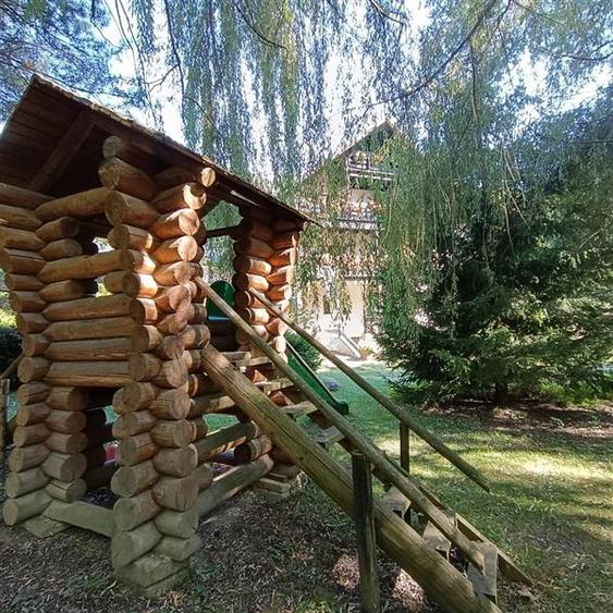 Hotel/Pensiune, de 1,172 mp, în Vama
