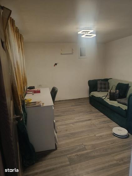 Casă cu 3 camere cu Teren 1700 Mp în Giurgița