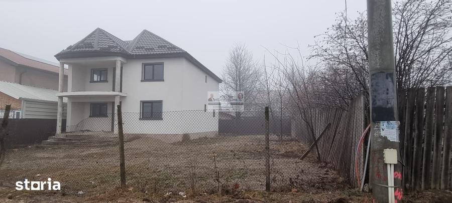 Casă cu 5 camere cu Teren 504 Mp în Tătărăști