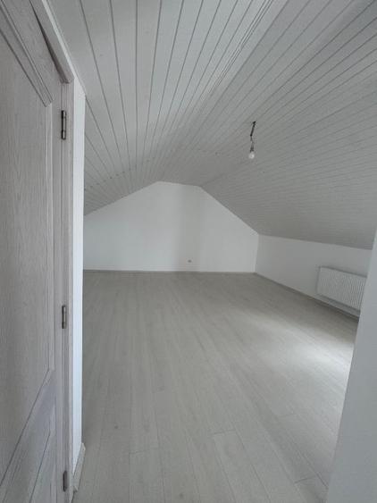Duplex cu 5 camere cu Canalizare în Haliu