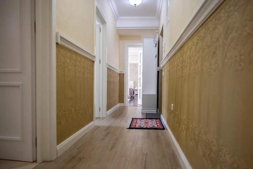 Apartament cu 3 camere semidecomandat în Exterior Vest