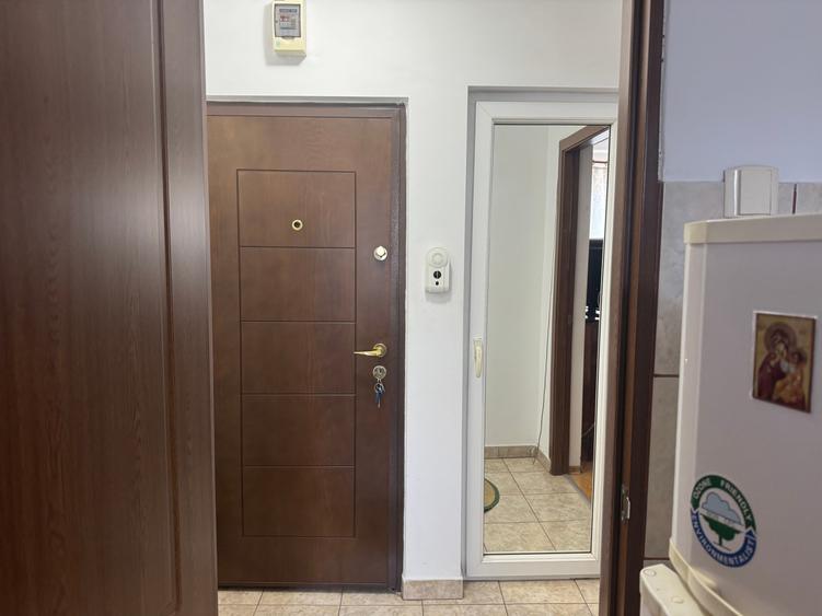 Apartament cu 2 camere semidecomandat în Tomis II
