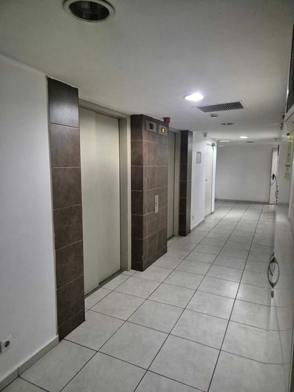 Apartament cu 3 camere semidecomandat în Doamna Ghica
