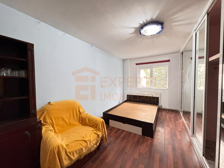 Apartament cu 2 camere decomandat în CET