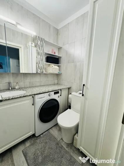 Apartament cu 2 camere decomandat în 1 Decembrie
