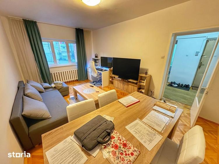 Apartament cu 2 camere decomandat în Valea Aurie