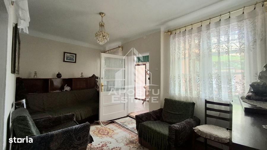 Casă cu 4 camere cu Teren 360 Mp în Micălaca