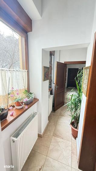 Casă cu 5 camere cu Teren 150 Mp în Ultracentral