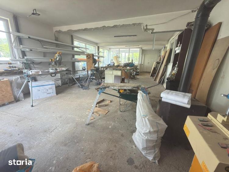 Casă cu 9 camere cu Teren 500 Mp în Central