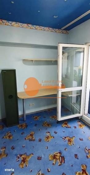 Apartament cu 4 camere decomandat în Crângași