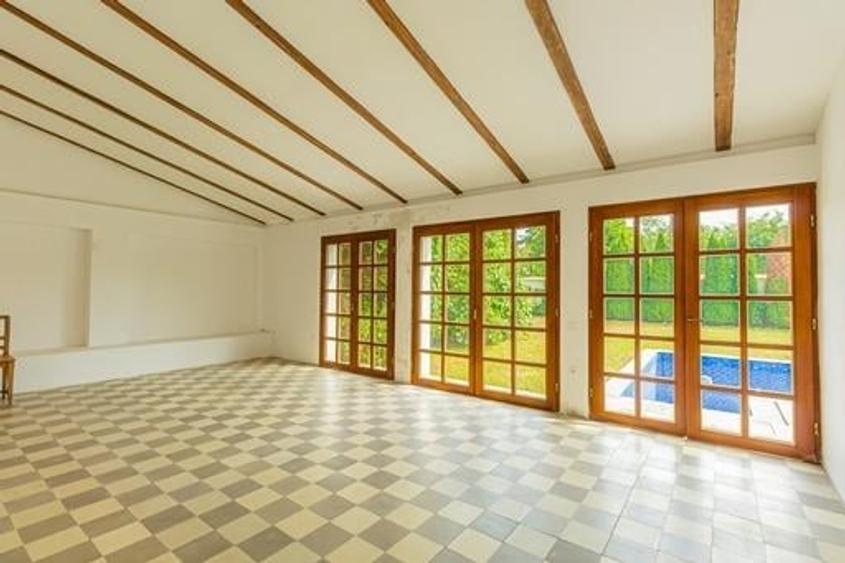 Casă individuală cu 7 camere cu Piscina în Cristian