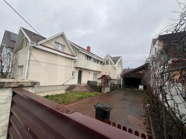 Casă cu Teren 325 Mp în 7 Noiembrie