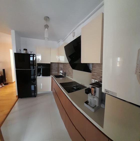 Apartament cu 3 camere decomandat, mobilat în Calea Călărașilor