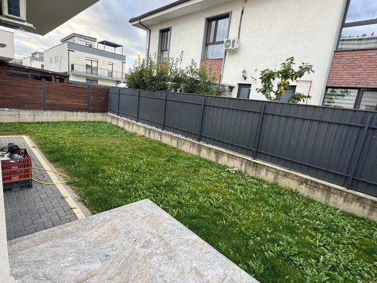 Duplex cu 5 camere cu Canalizare în Florești