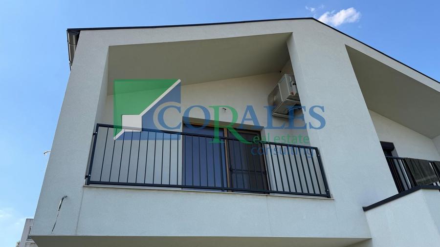 Duplex cu 4 camere cu Canalizare în Aradului