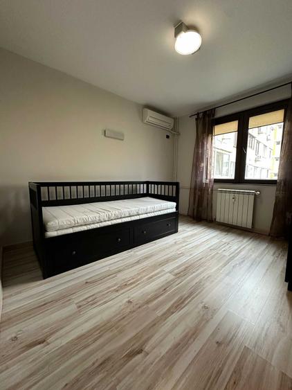 Apartament cu 4 camere decomandat în Drumul Taberei
