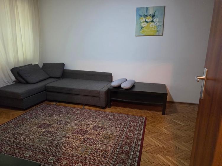 Garsonieră decomandată în Baba Novac