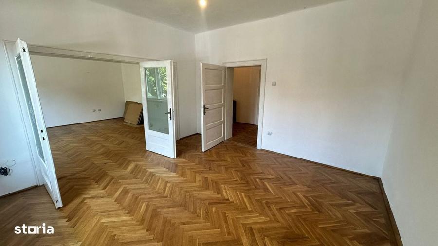 Casă cu 3 camere în Calea Poplăcii
