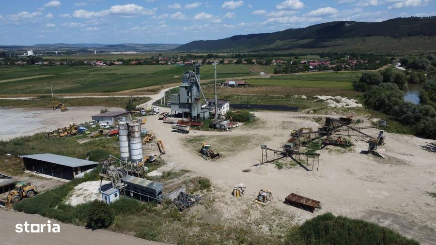 Teren de 30000 mp, în Bonț