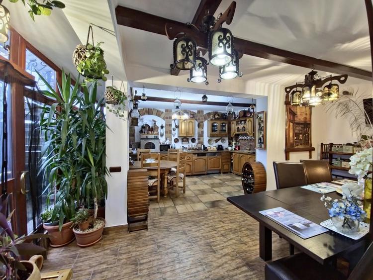 Hotel/Pensiune, de 347 mp, în Eforie Nord