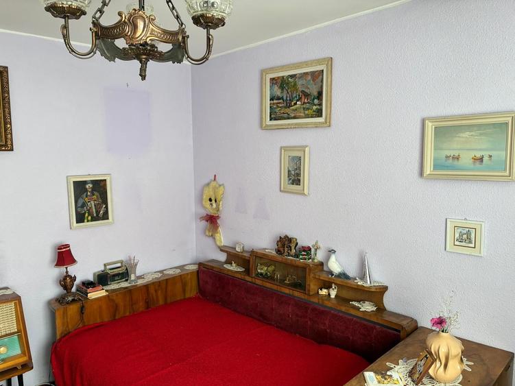 Apartament cu 3 camere semidecomandat în Drumul Taberei
