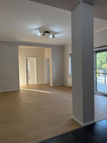 Apartament cu 3 camere decomandat în Giroc