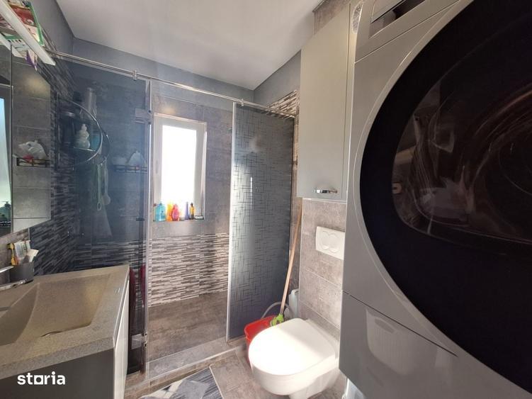 Apartament cu 3 camere semidecomandat în Florești