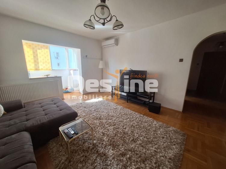 Apartament cu 3 camere decomandat, mobilat în Nerva Traian