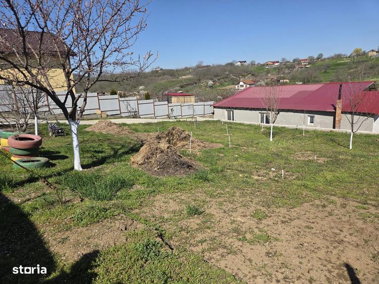 Casă cu 3 camere decomandat cu Teren 1020 Mp în Somova