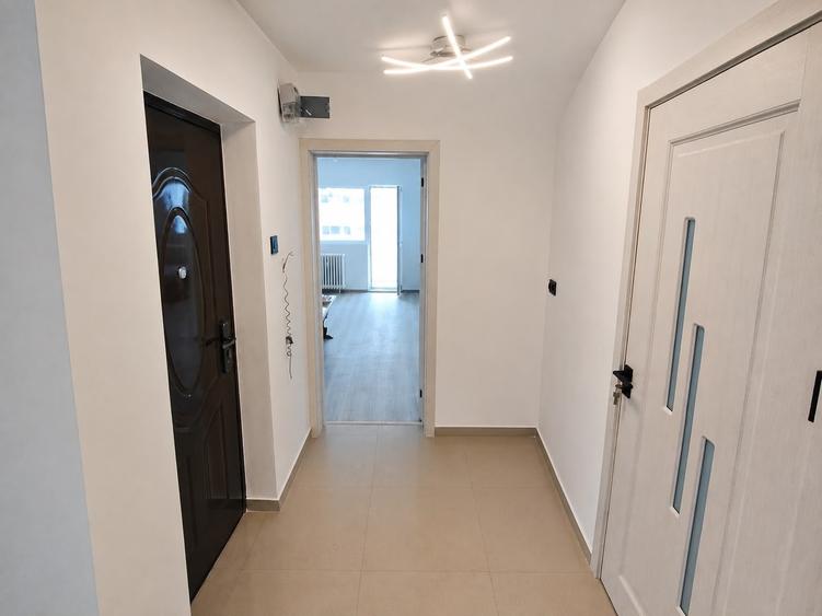 Apartament cu 2 camere semidecomandat, mobilat în Rahova