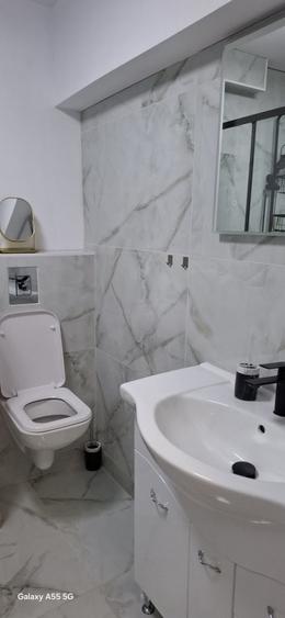Apartament cu 3 camere decomandat în Petros