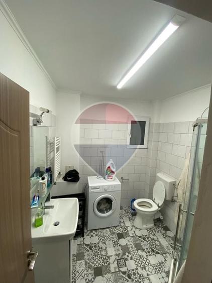 Apartament cu 3 camere semidecomandat, mobilat în Sala Palatului