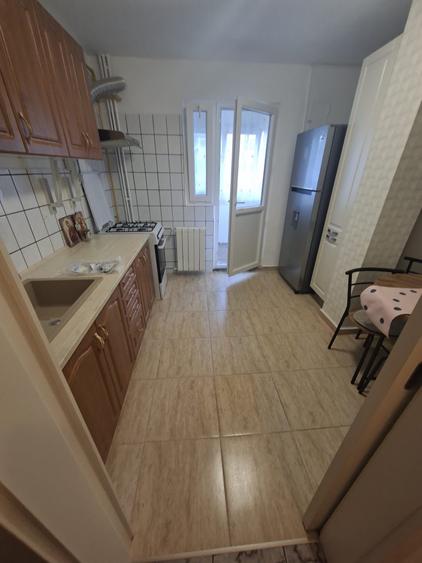 Apartament cu 2 camere decomandat în Drumul Taberei