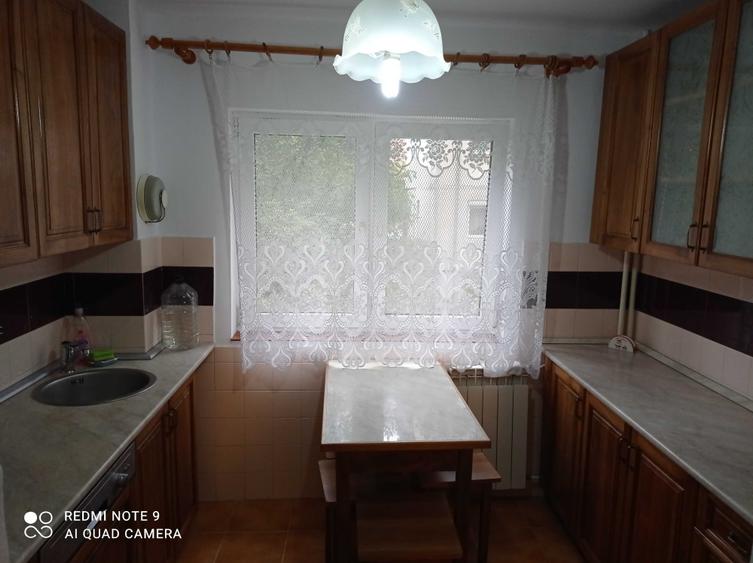 Apartament cu 4 camere decomandat în Sânmartin