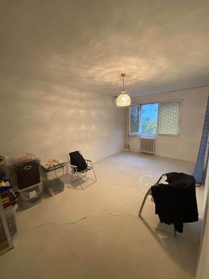 Apartament cu 3 camere decomandat în Dristor