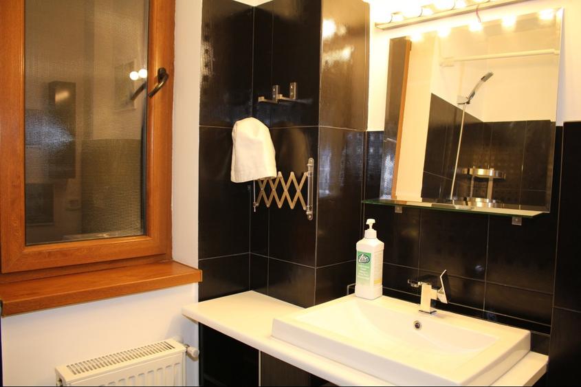 Apartament cu 2 camere semidecomandat în Băneasa