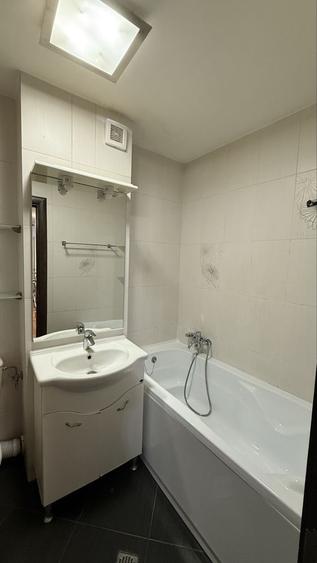 Apartament cu 2 camere semidecomandat în Mihai Bravu
