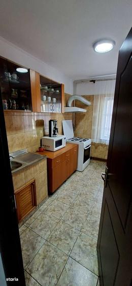 Apartament cu 3 camere decomandat în Găvana
