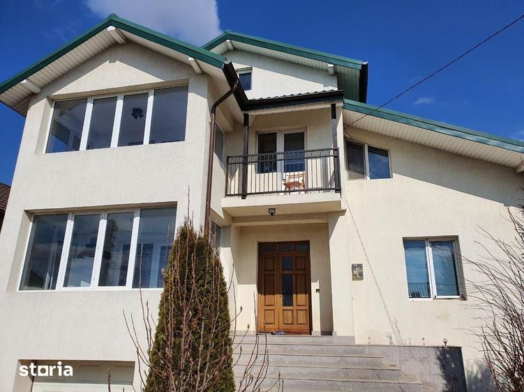 Casă cu 5 camere cu Teren 960 Mp în Valea Lupului