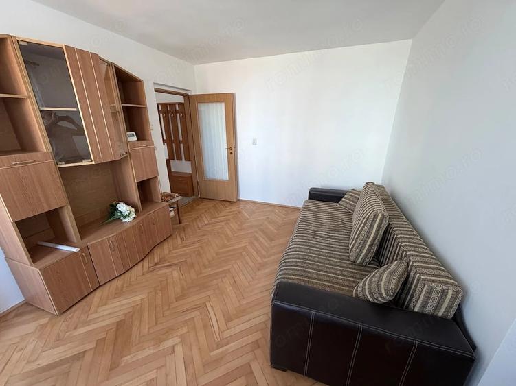 Apartament cu 3 camere în Cetate