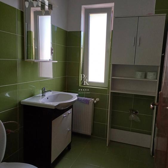 Apartament cu 3 camere semidecomandat, mobilat în Florești