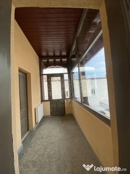 Apartament cu 4 camere decomandat în Ultracentral