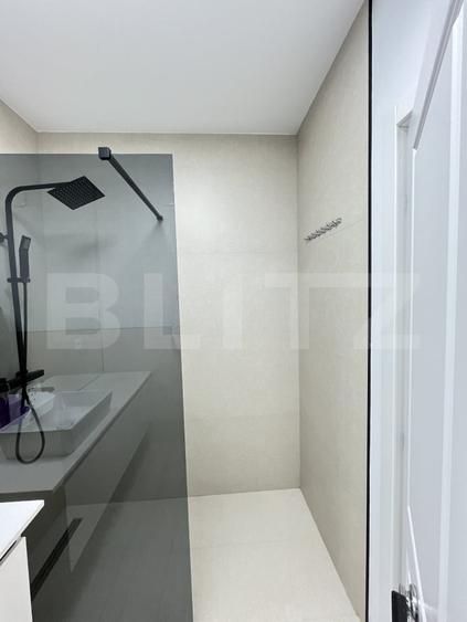 Apartament cu 2 camere decomandat, mobilat în Calea Moldovei