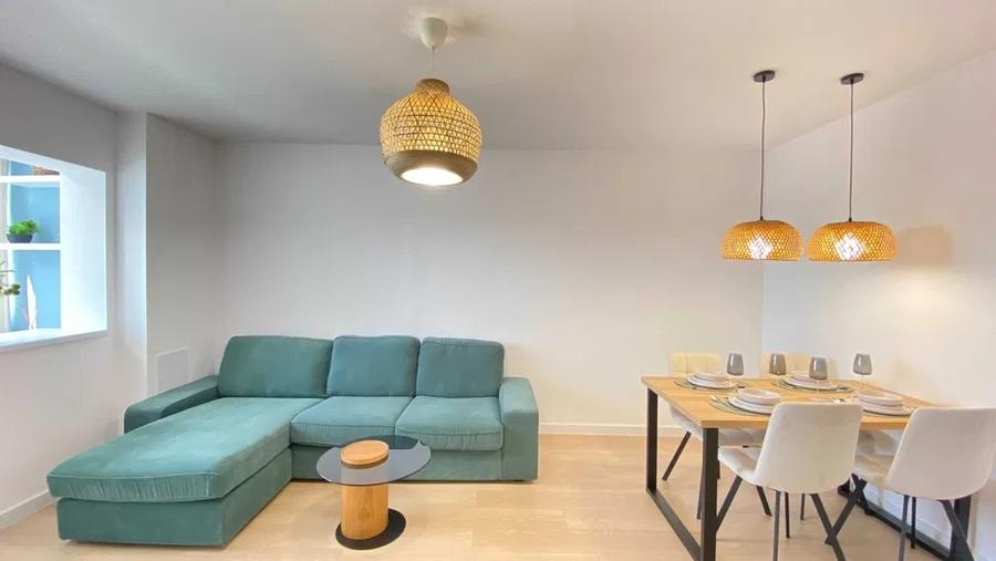 Apartament cu 2 camere decomandat, mobilat în Panduri